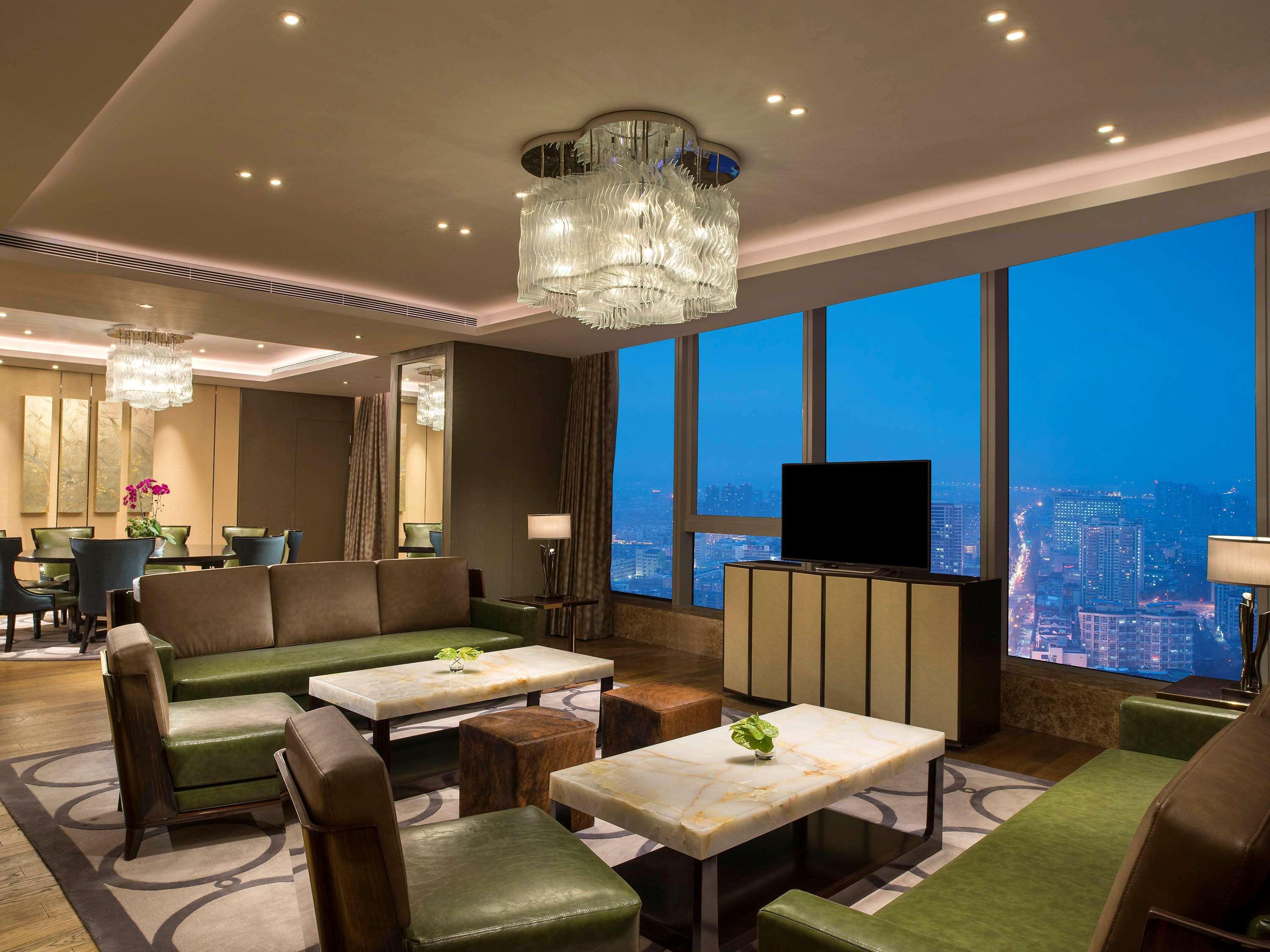 Sofitel Lianyungang Suning Hotel Екстериор снимка